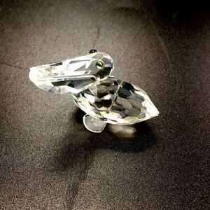 VTG Retired Swarovski Crystal Pelican Figure Original Box Green Eyes Beach Bird